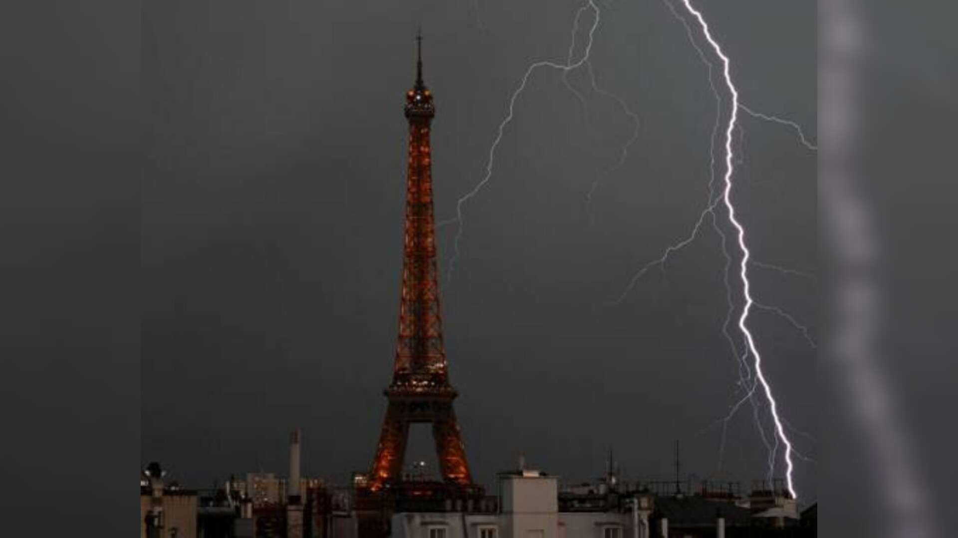 Foudre et tempêtes en France : Deux victimes, des dégâts massifs et une crise économique exacerbée