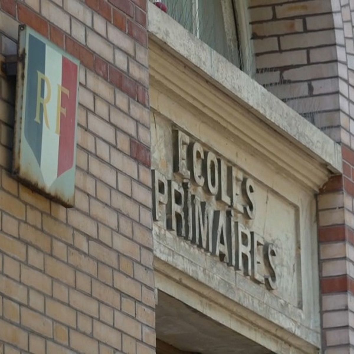 Les écoles en flammes : la France impuissante face à la canicule et à un système défaillant