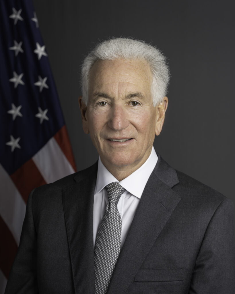 Charles Kushner, ambassadeur américain à Paris : un personnage controversé qui accuse le gouvernement français de complaisance face à l’antisémitisme