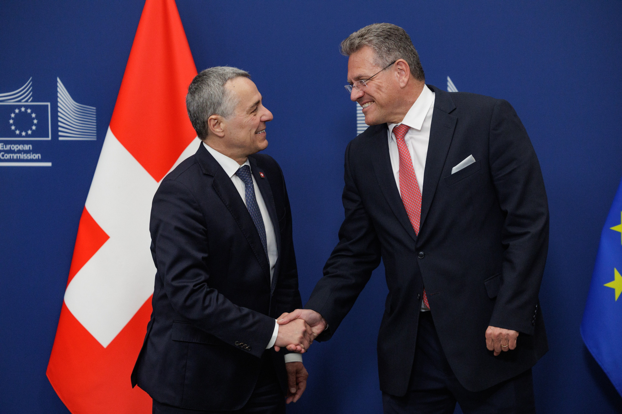 La Suisse menacée par un accord dévastateur avec l’UE : le rejet catégorique du Parlement et des citoyens