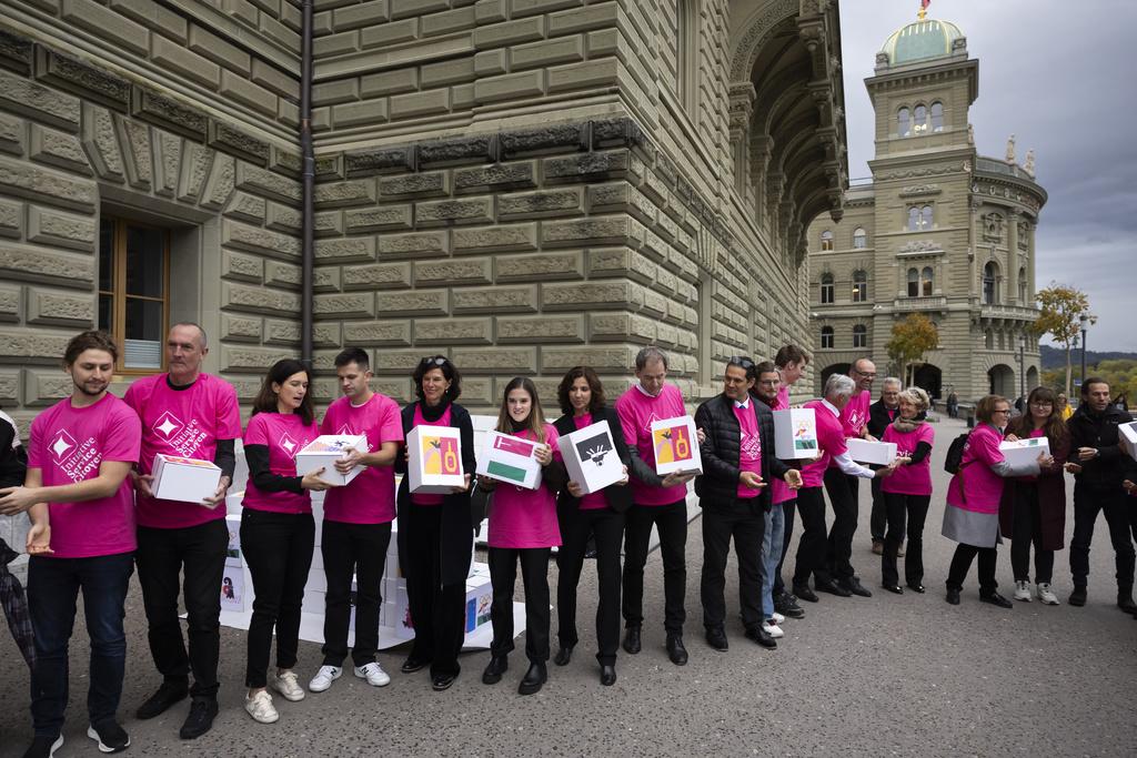 L&rsquo;UDC dénonce l&rsquo;initiative «Service citoyen» et les menaces à la sécurité suisse