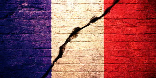 La crise économique française s&rsquo;aggrave alors que les tensions internationales montent en puissance